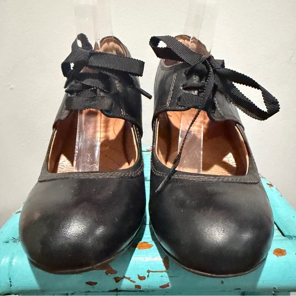 Clarks Town Cloak Black Leather Mary Jane Pumps Block Heel Lace Up Size 7.5 - Picture 2 of 15